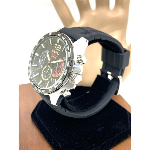 Seiko Men's Watch SSB347 Quartz Chronograph Black Dial Rubber Strap 44mm - Picture 2 of 15
